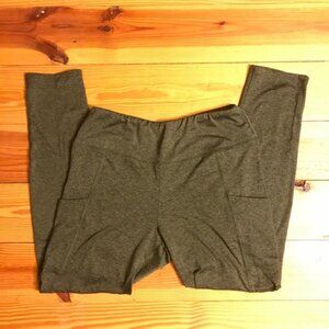 🌸5/$30🌸 Pink Republic Green Pocket Soft Leggings, EUC, L